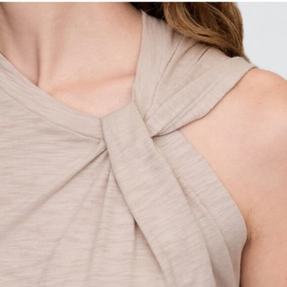 GAP Women's ForeverSoft Twist Top Asymmetrical Knot Tee Size M - Picture 5 of 9